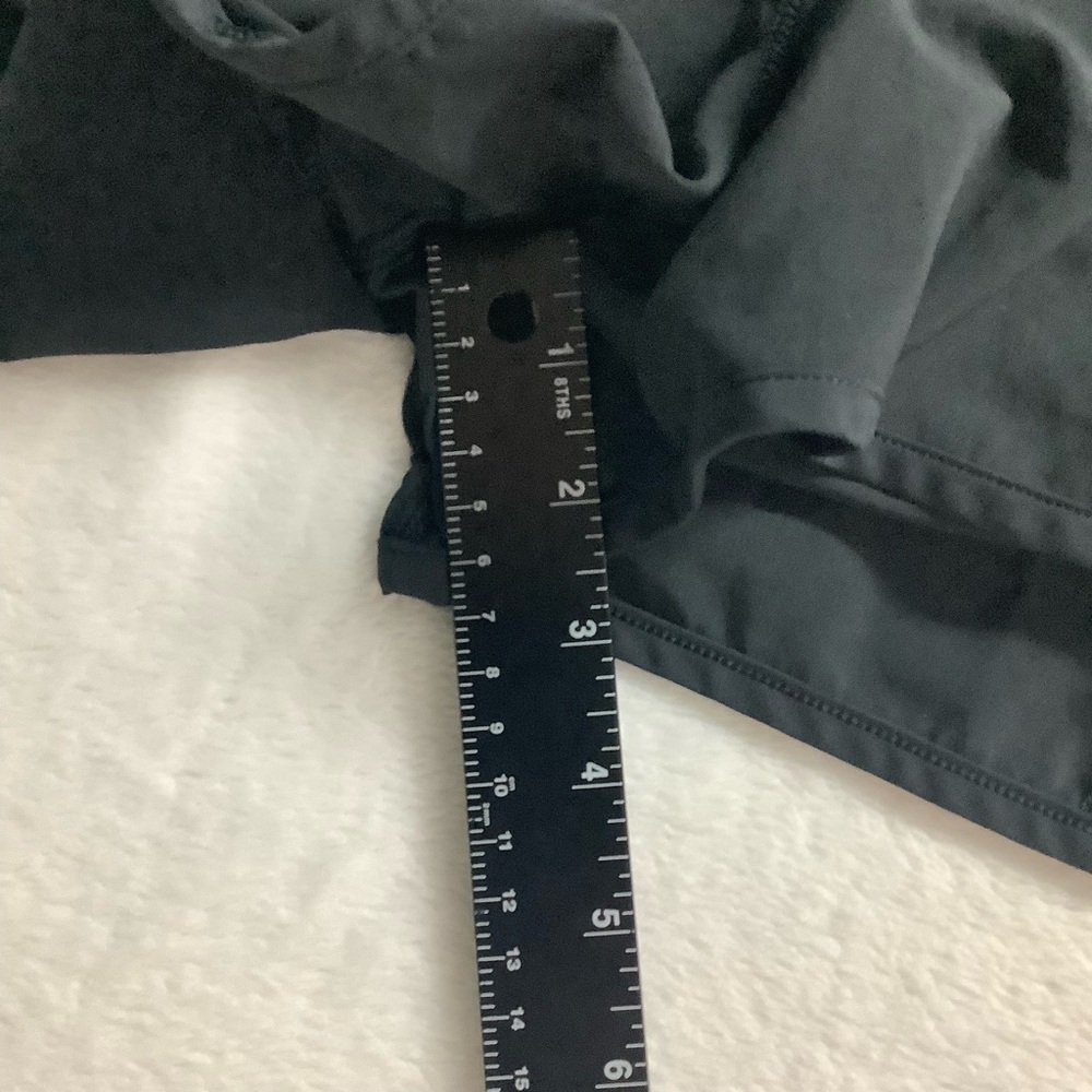 Lululemon Women’s Athletic Shorts Size 10 Black / Mint Green - Picture 6 of 8